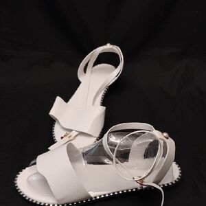 NIB White Bow Sandals Sz 40